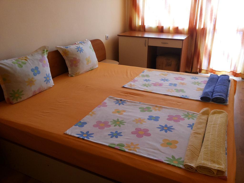 Ivanovi Guest House Primorsko Pokoj fotografie