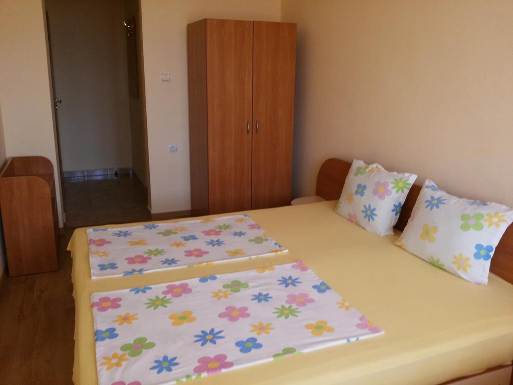 Ivanovi Guest House Primorsko Pokoj fotografie