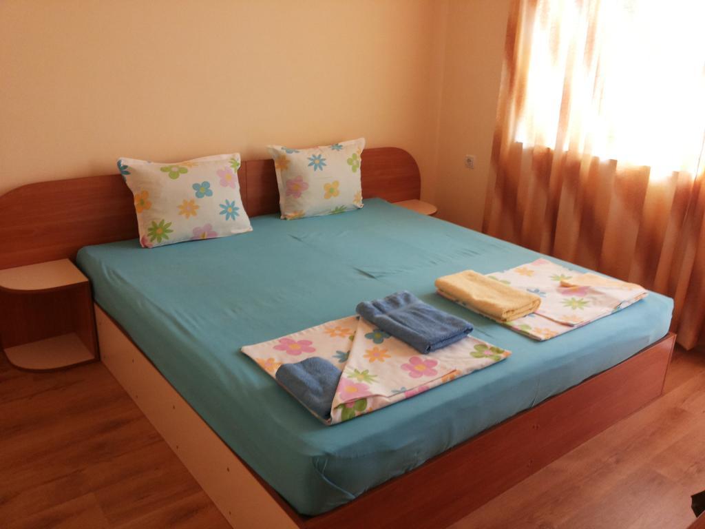Ivanovi Guest House Primorsko Pokoj fotografie