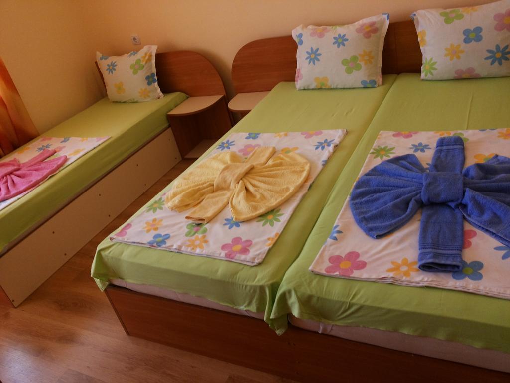 Ivanovi Guest House Primorsko Pokoj fotografie