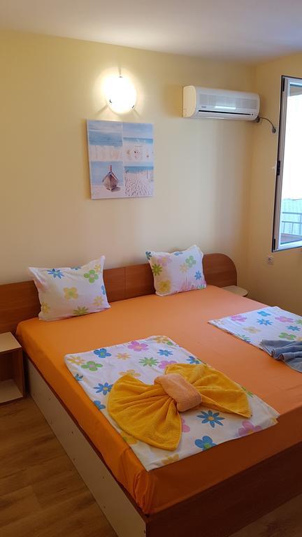 Ivanovi Guest House Primorsko Exteriér fotografie